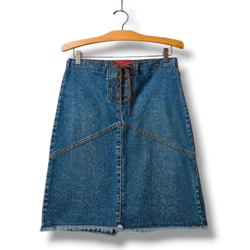 Y2K Hot Kiss Denim Skirt sz 7 28 Leather Tie Angle Seams Indie Sleaze Fray Hem